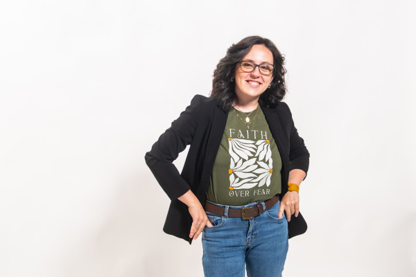 Si prolife ženska, pišeš pesmi o življenju, zdaj pa pokaži, če je res tako …